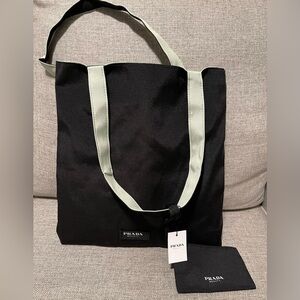 NEW Prada BEAUTY Reversible VIP Bag with Pouch